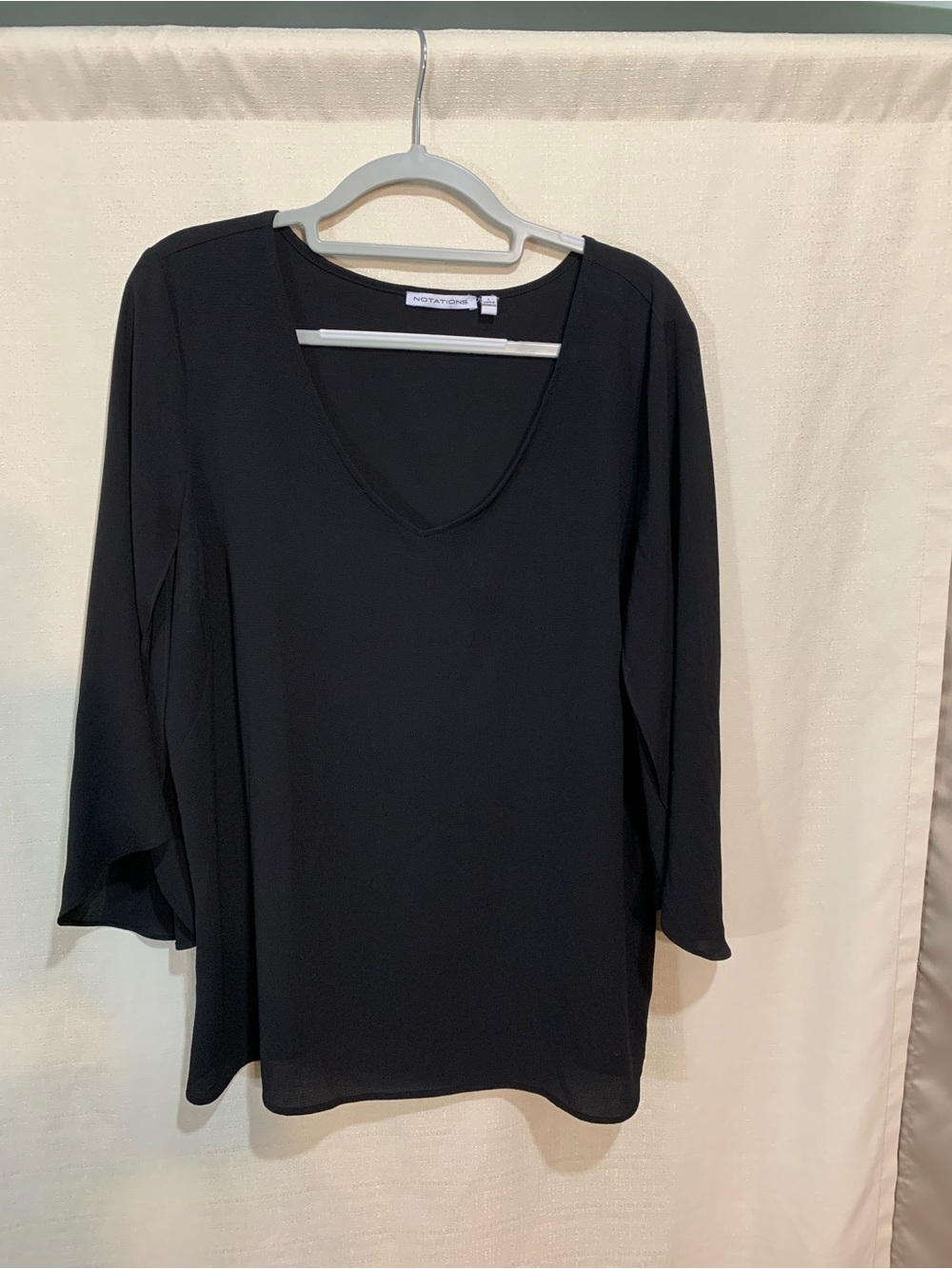 Notations Black V-Neck Long Sleeve Blouse a1/21